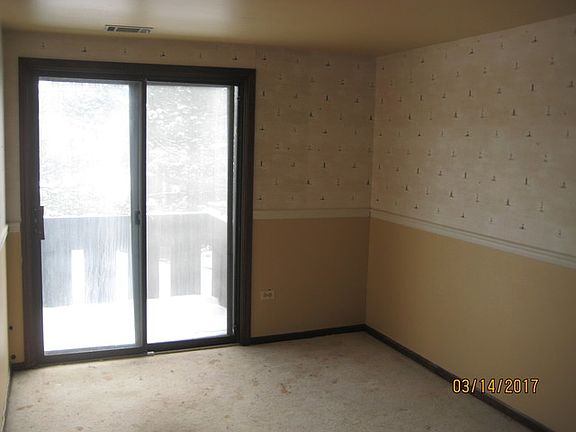 4th image of 19 Westwood Dr