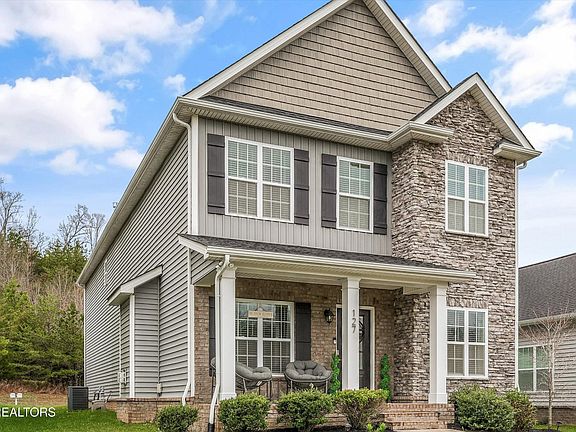 3rd image of 127 W Rarity Ridge Pkwy