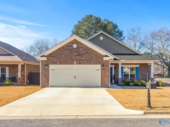 3211 Dale Hollow Dr, Hartselle, AL 35640