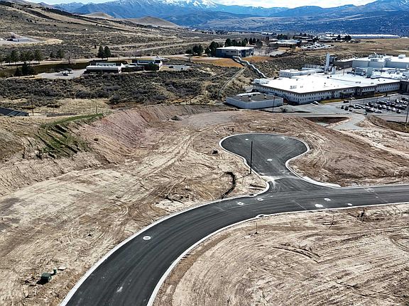 4th image of 8 Falcon Ridge Dr