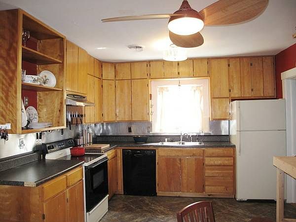 2nd image of 1822 Northgate St.