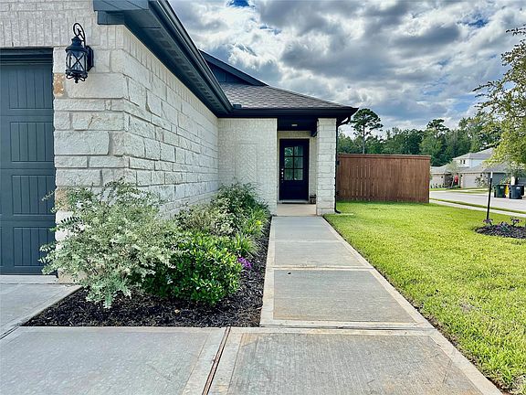 2nd image of 1753 Cayden Oak St