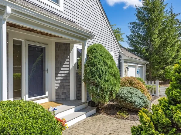 11 Butten Mews Unit 11, Plymouth, MA 02360