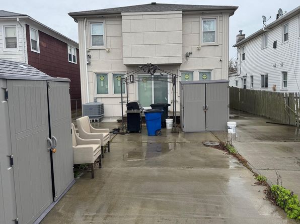 1105 Bay 32nd Place, Far Rockaway, NY 11691