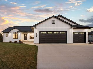 1007 28th St SW, Austin, MN 55912