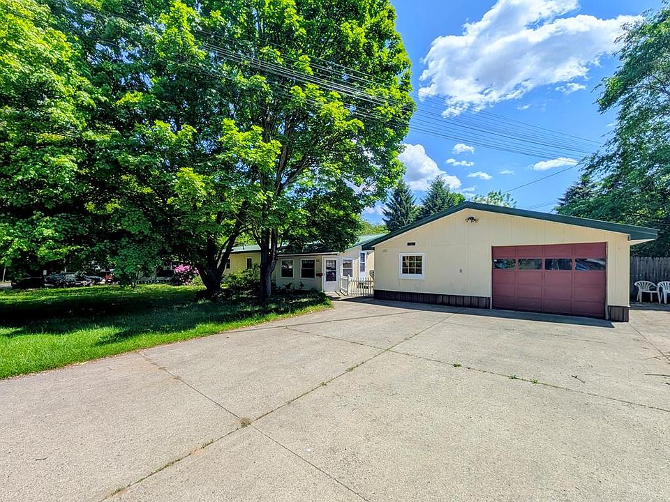 1st image of 202 Westbrook St