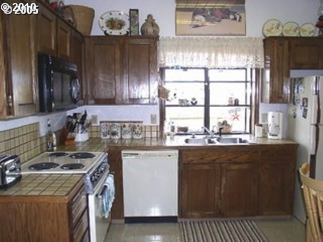 2nd image of 2619 SW Orchard Ct
