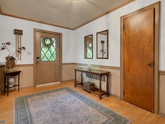 2nd image of 179 Oaks Road