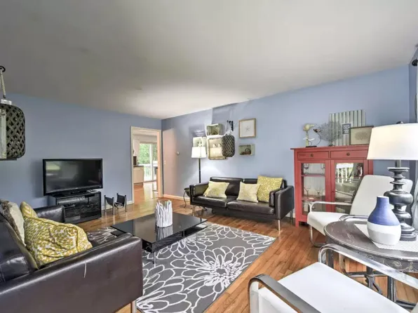 172 S Pier Rd #A, Narragansett, RI 02882