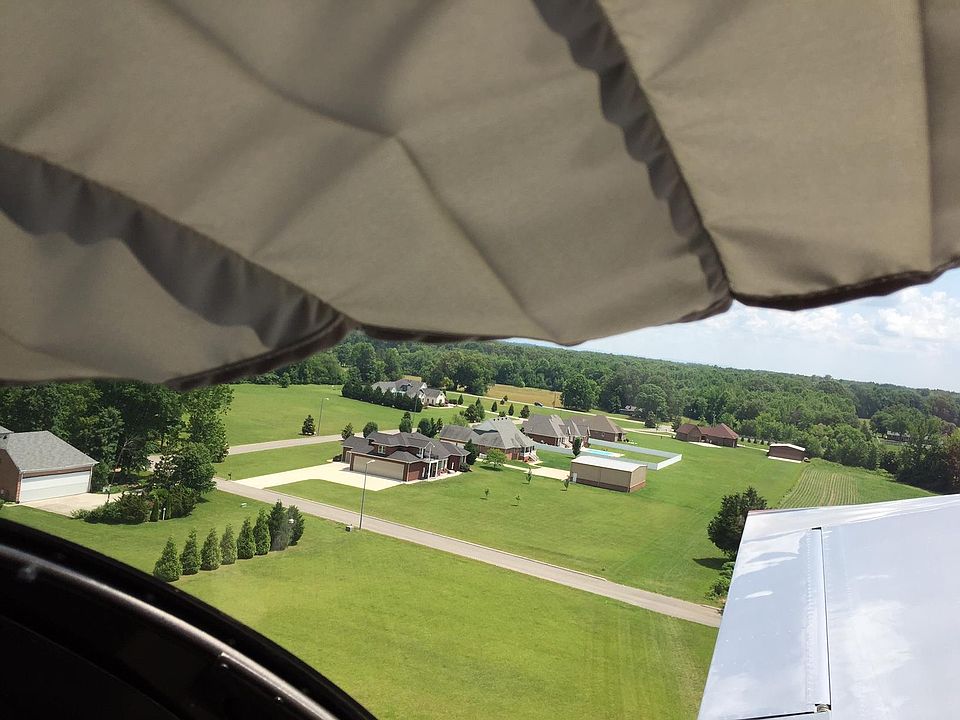 2nd image of 104 W Crosswind Ct