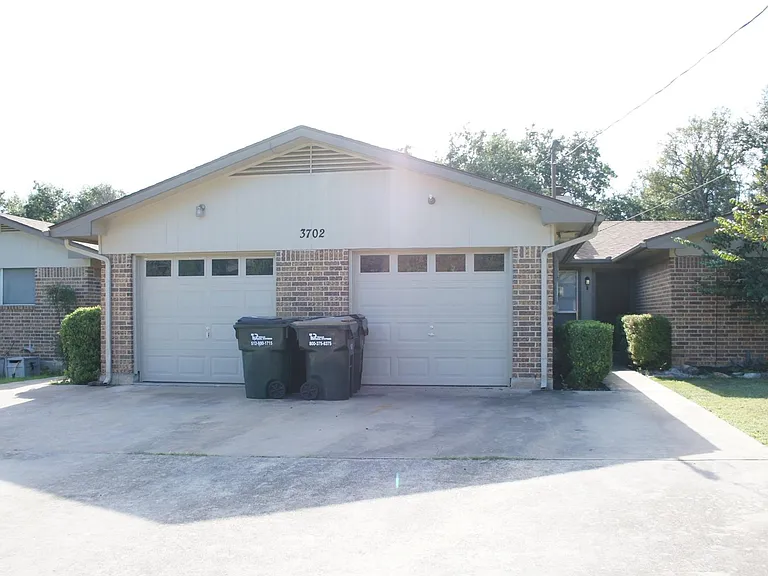 3702 Rocky Hollow Trl #B — Photo 3