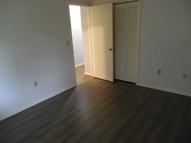 13102 Pembrook Ct — Photo 16