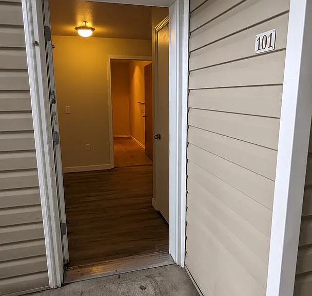 Wellesley Park Apartments — Photo 9