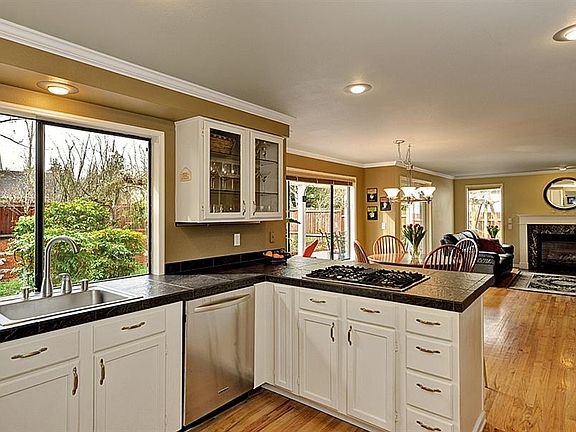 4th image of 21229 SE 28th St