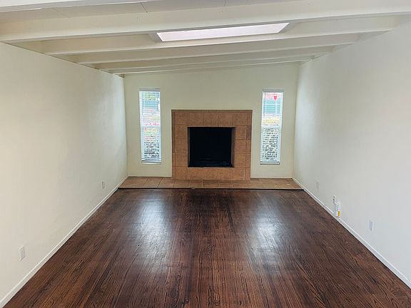 2nd image of 1021 E Duane Ave