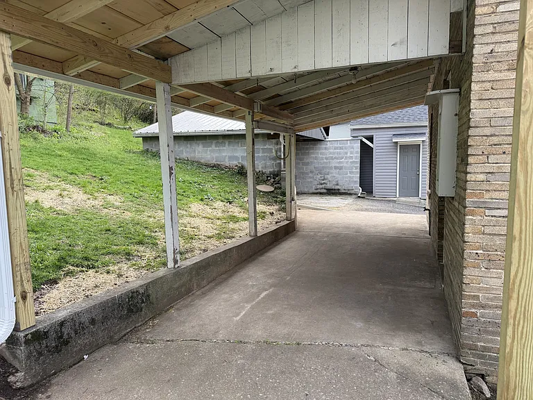 926 W Water St — Photo 15