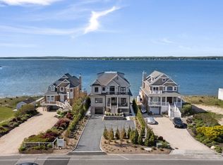 686 Dune Rd, Westhampton Beach, NY 11978