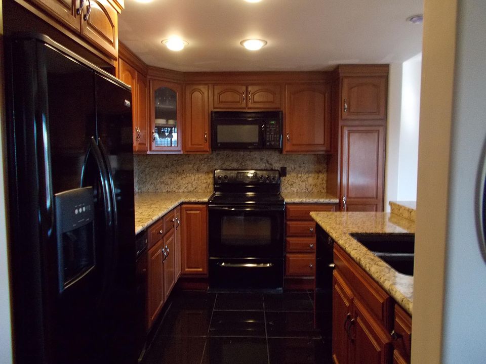 1st image of 7780 Parkway Dr Unit 1002