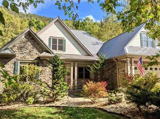 411 Elwood Dr, Hot Springs, VA 24445