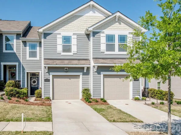 18036 Pear Hawthorne Dr, Huntersville, NC 28078