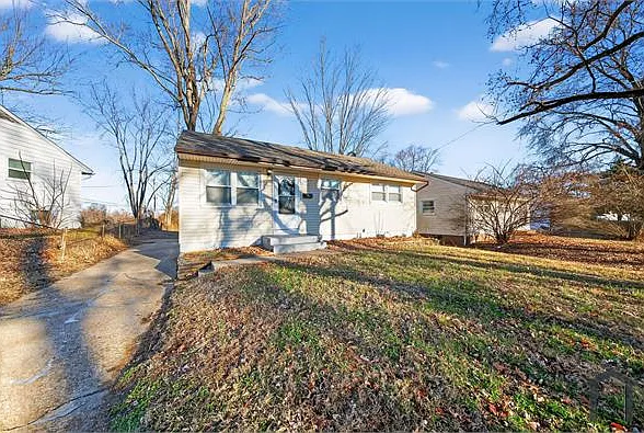 3 bed, 873 sqft, $1,299 — Photo 2