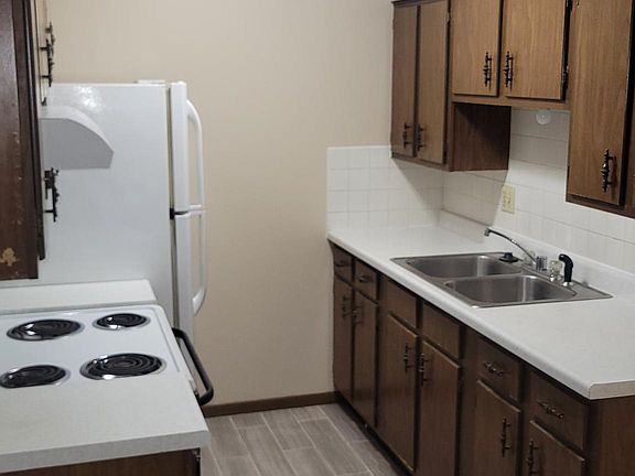 5th image of 107 Vista Ter APT B