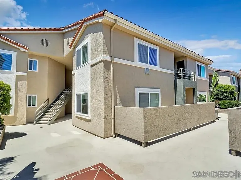 7425 Charmant Dr #2805 — Photo 4
