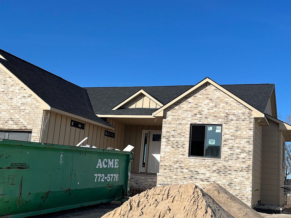 2nd image of 5025 N Emerald Ct