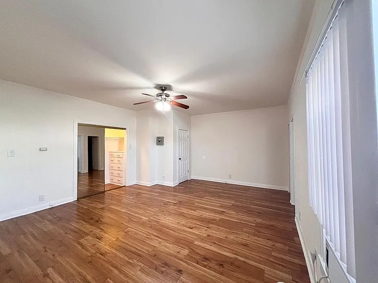 1056 S Normandie Ave — Photo 18