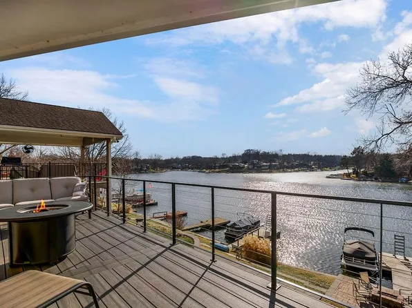 357 N Shore Dr, Kansas City, MO 64151