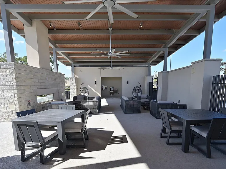2304 Blackcap St — Photo 8