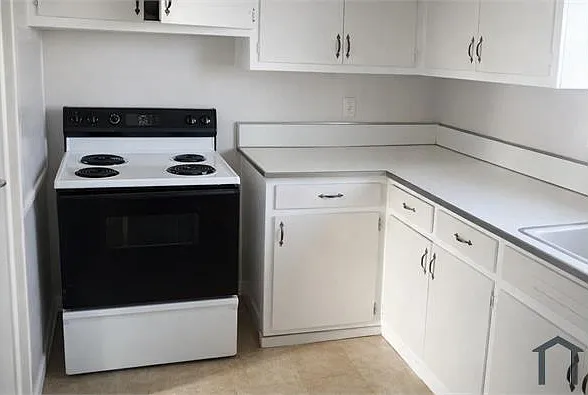 331 Ryburn Ave #2 — Photo 5