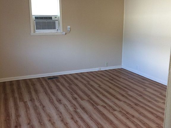 4th image of 1405 S Rogers St APT 4