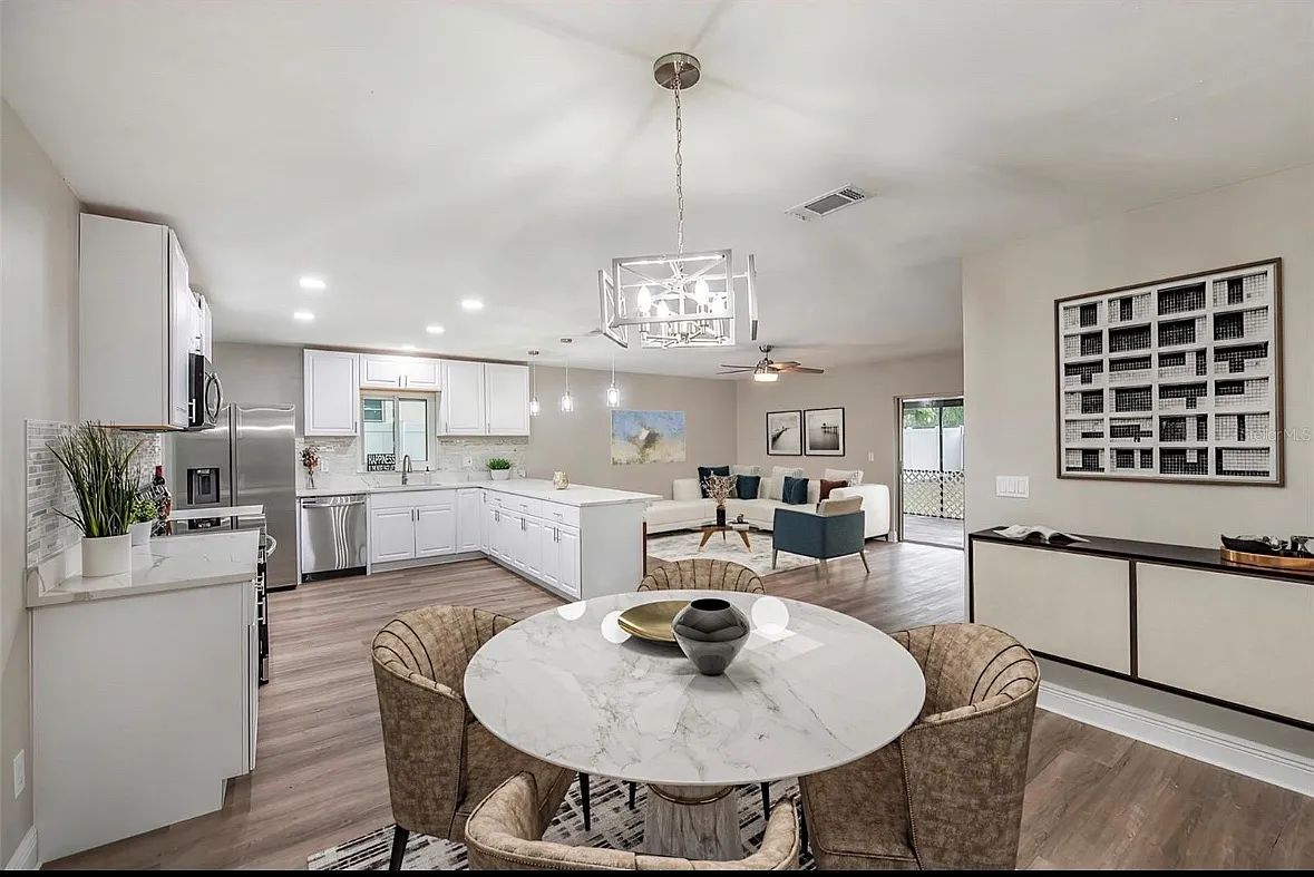 3909 Briarlake Dr — Photo 3