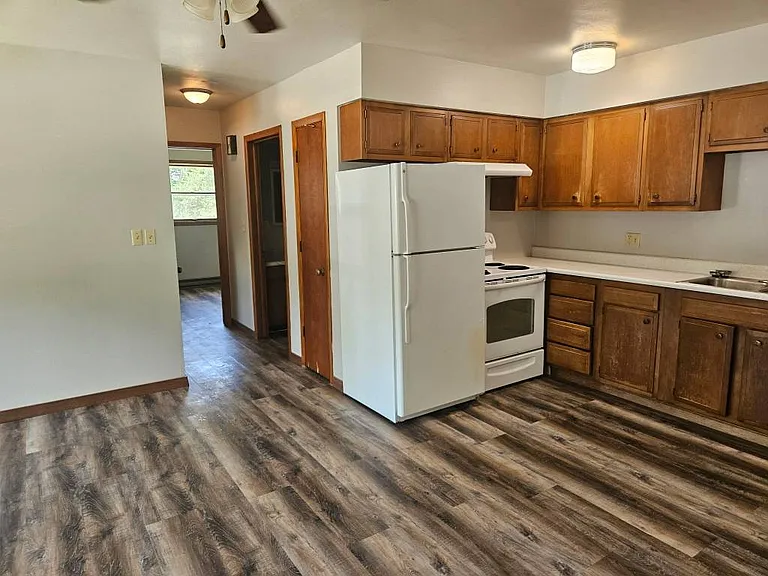 440 W Ray St #1 — Photo 1