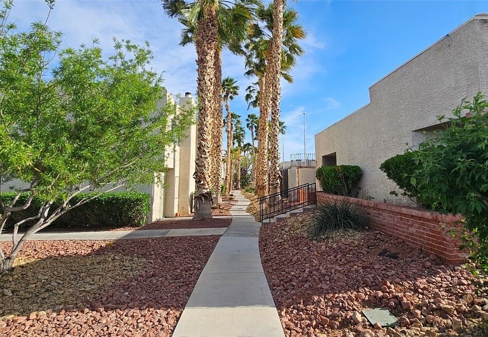 1st image of 2643 Aracatuba Ave