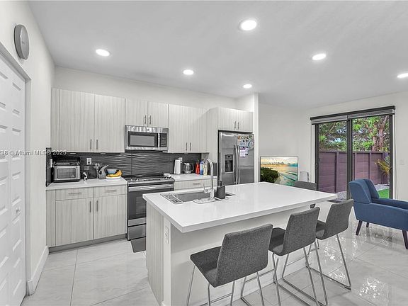 5th image of 15850 NW 91st Ct #15850