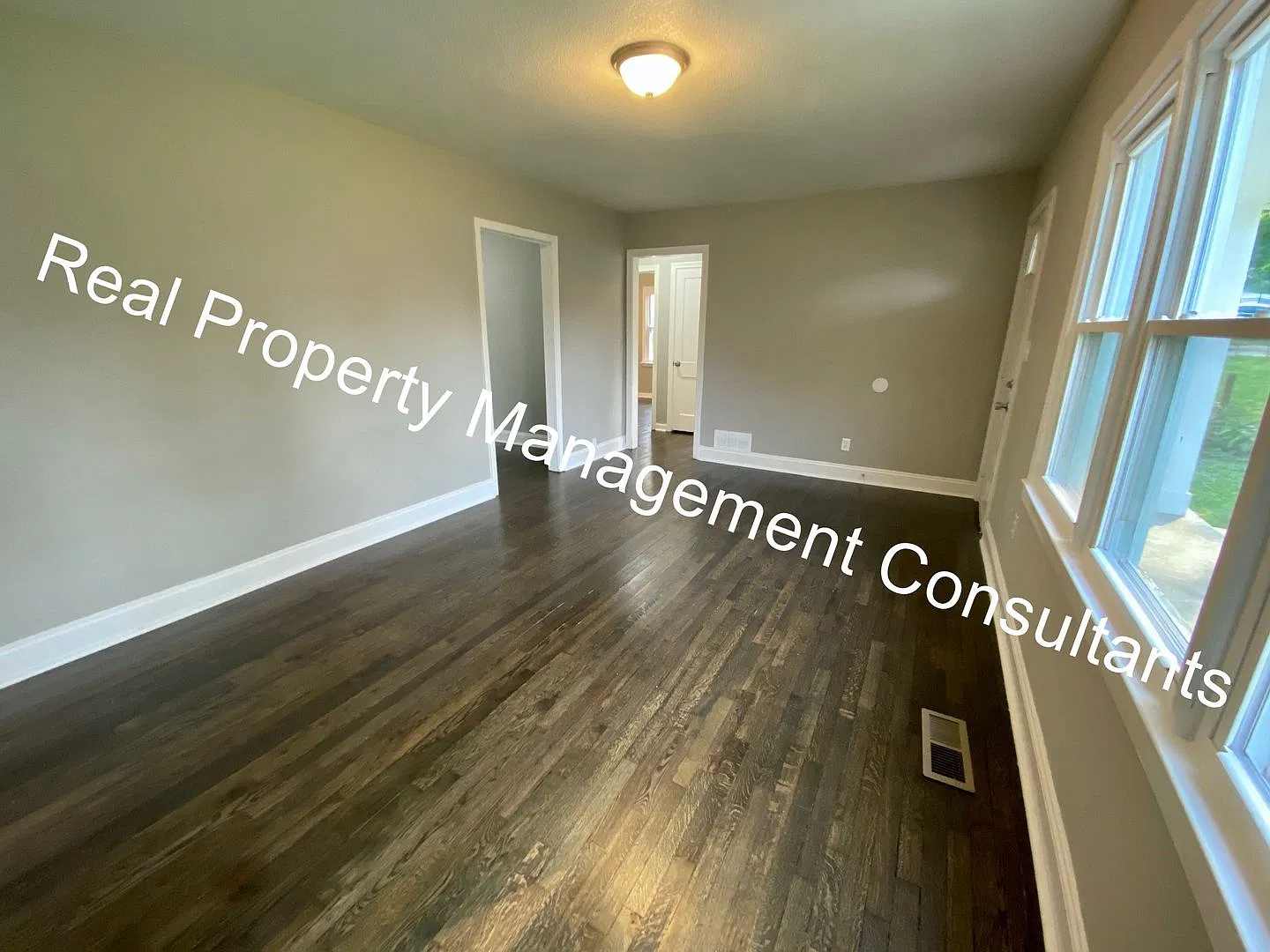 Spacious 2-Bedroom Home with Bonus Space & Large Fenced Yard in Kansas CIty — Photo 3