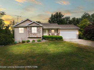 993 N Kane Rd, Webberville, MI 48892