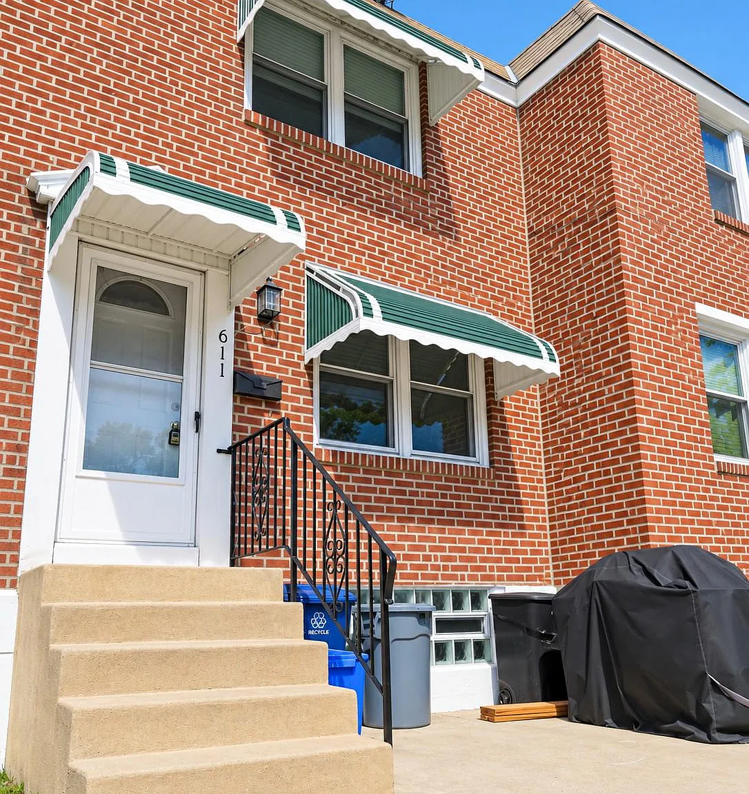 3 bed, 1.5 bath, 1120 sqft, $2,000 — Photo 2