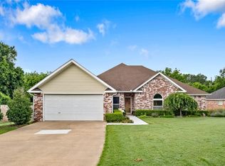 2197 N Aspen Dr, Fayetteville, AR 72703