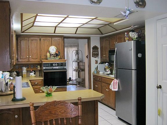 5th image of 1700 W 23rd St