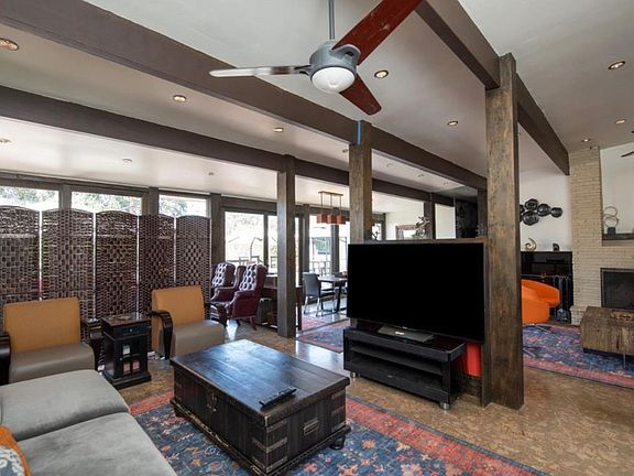 2nd image of 160 Bonita Cir