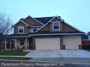 1928 W Marten Creek Dr, Meridian, ID 83646