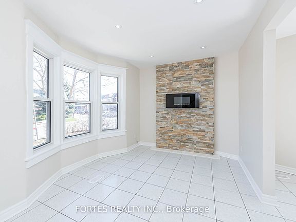 4th image of 8 Spring Grove Ave