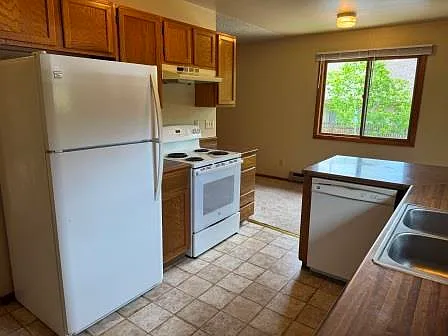 1608 W Koch Street — Photo 5