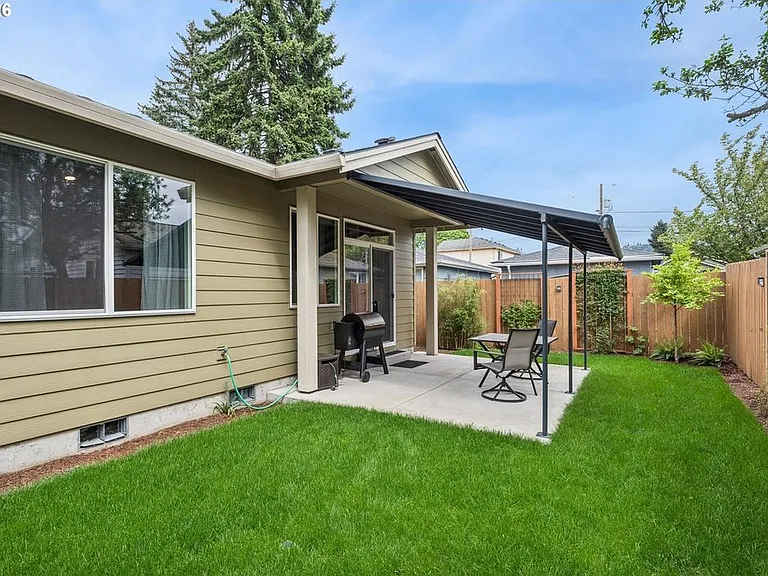7340 SE Overland St — Photo 27