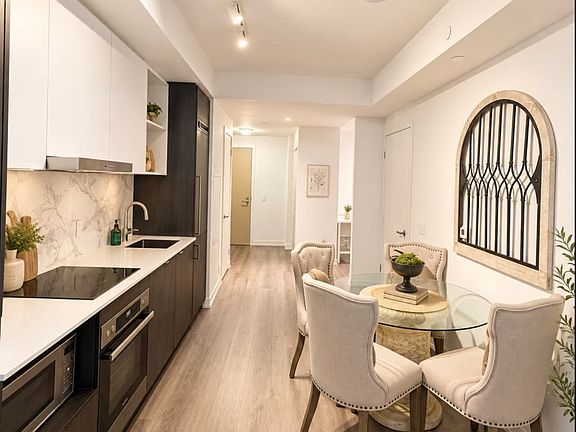 4th image of 138 Downes St #6802
