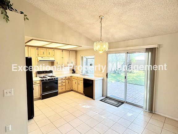 4th image of 3032 Chablis Ave