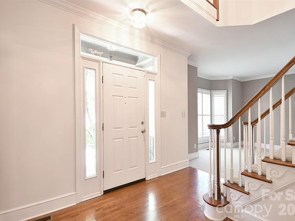 3rd image of 7201 Leharne Dr